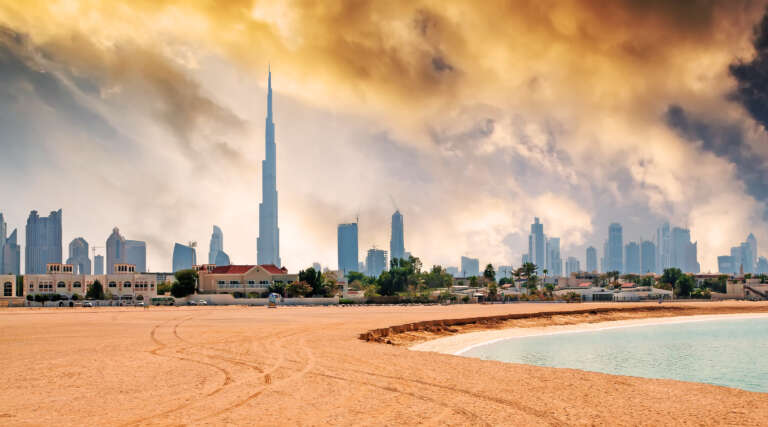 Beach-Plans-Think-Again!-UAE-Issues-Rough-Sea-Alert