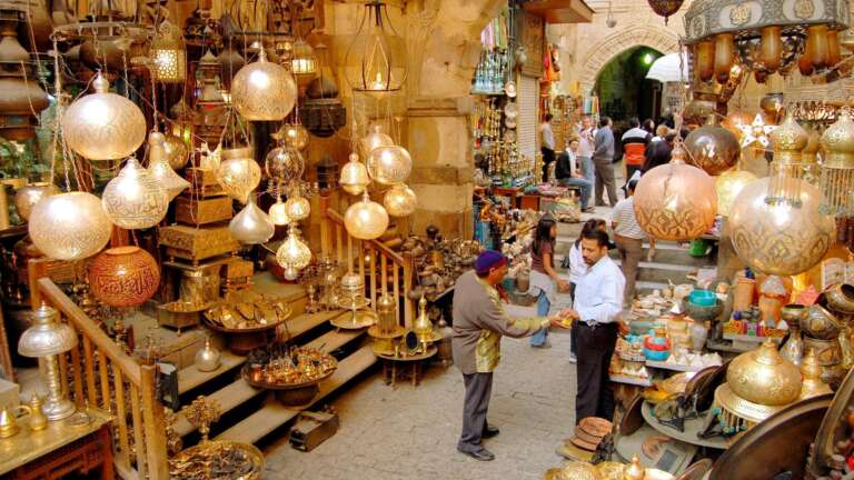 Shopping-in-Khan-El-Khalili-Bazaar-in-Cairo:-Top-10-Tips-&-Hidden-Gems