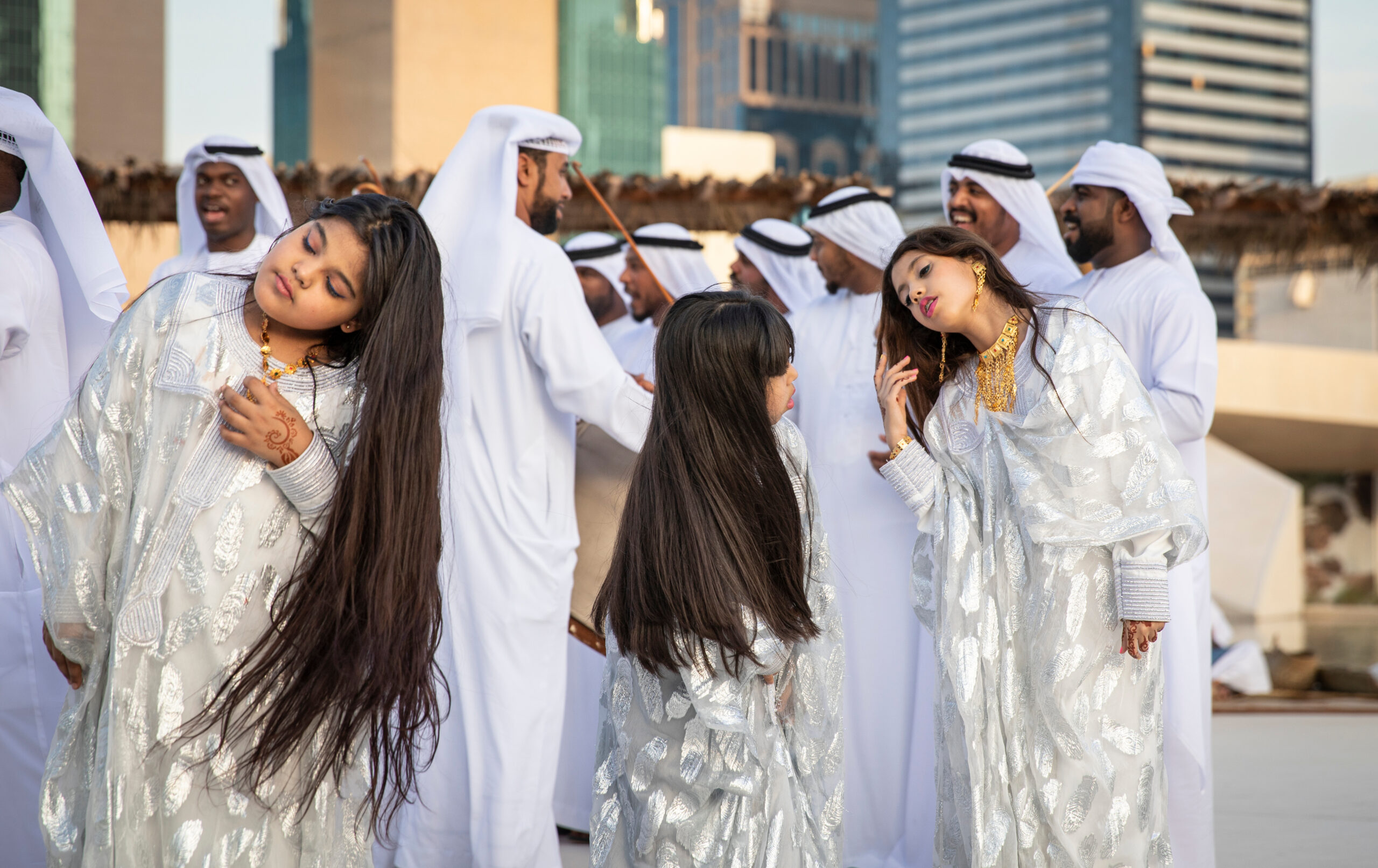 Hair-Flipping-Dance-Arab-Traditions
