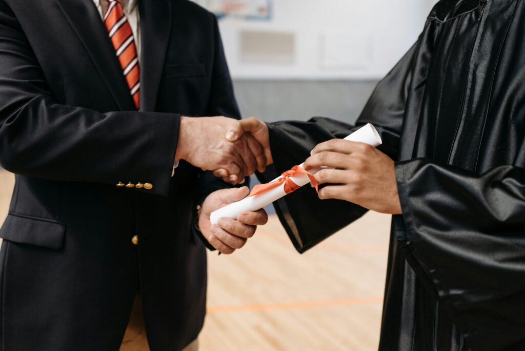 graduates-in-the-Gulf-personal-branding