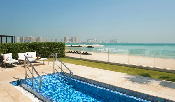 St.-Regis-Doha-Cost-Pool