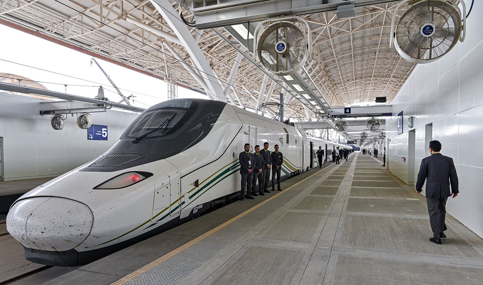 affordable-travel-between-Makkah-and-Madinah