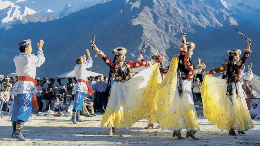 trip-toskardu-from-dubai-explore-culture-pakistan-hospitability
