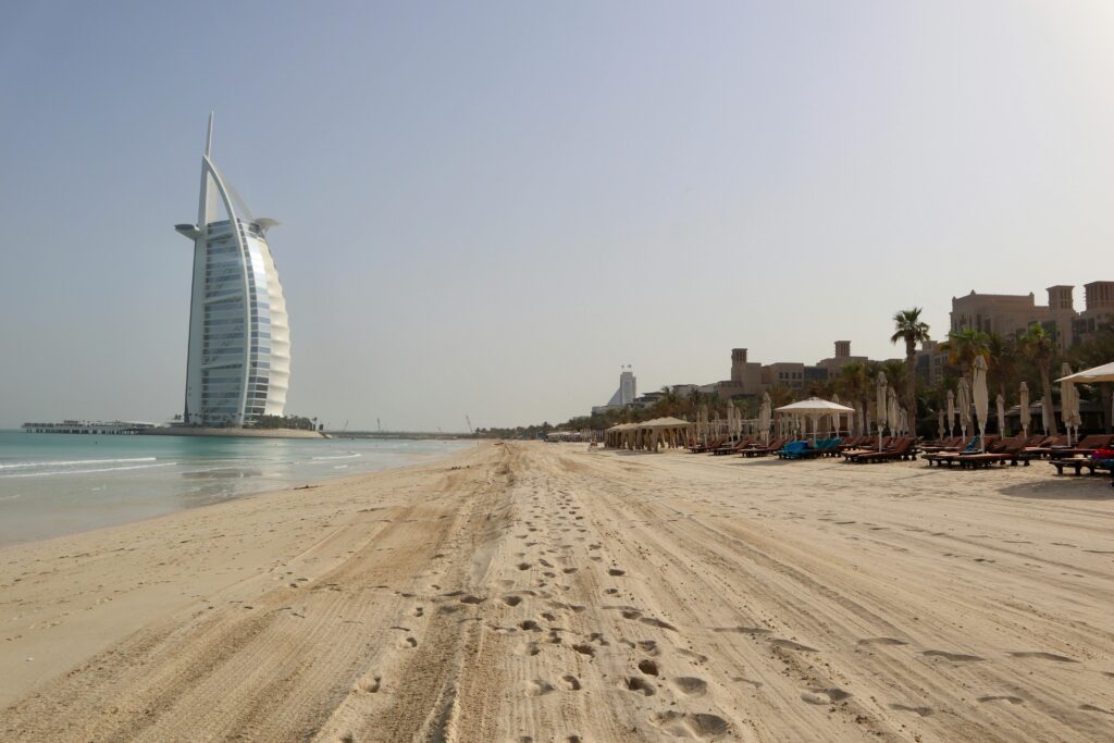Dubai-salary-guide-2025