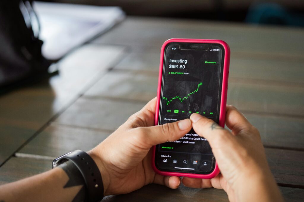 apps-to-check-uae-petrol-prices-july-2025
