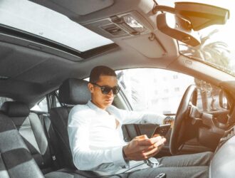 how-to-get-UAE-driving-license-easily