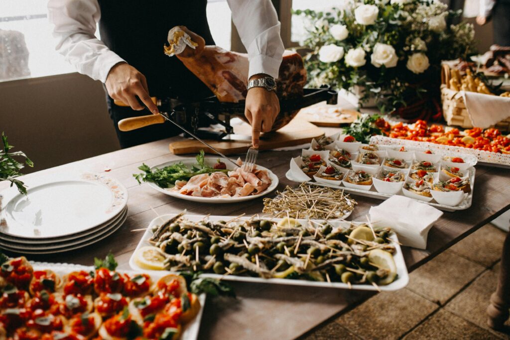 10-can-buy-you-in-beirut-dining