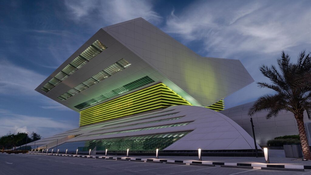 blood-moon-in-uae-in-mohammed-bin-rashid-library